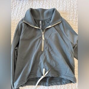 Vuori half zip sweatshirt